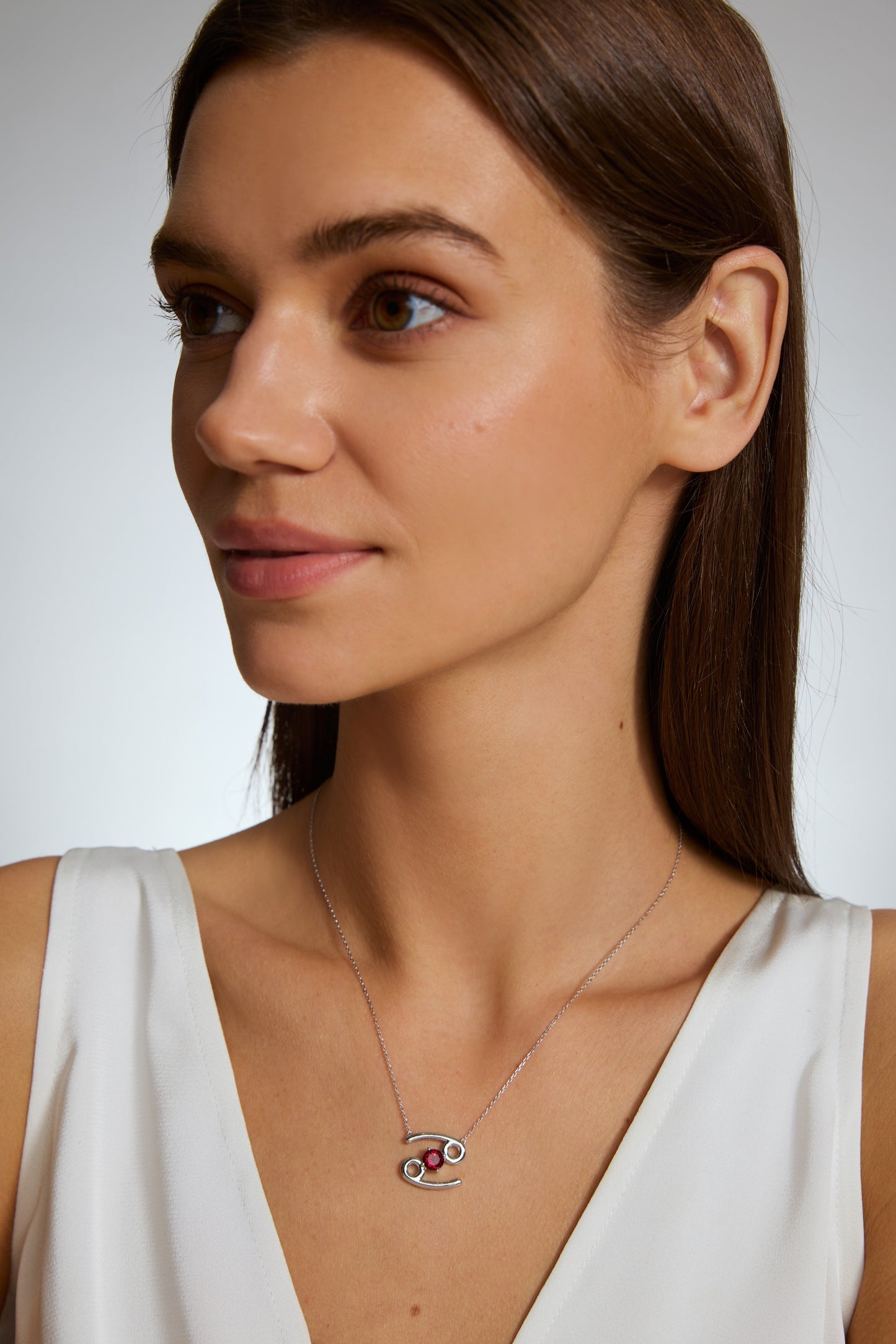 9K collar de constelación color oro blanco, con 1 rubí cultivado incrustado