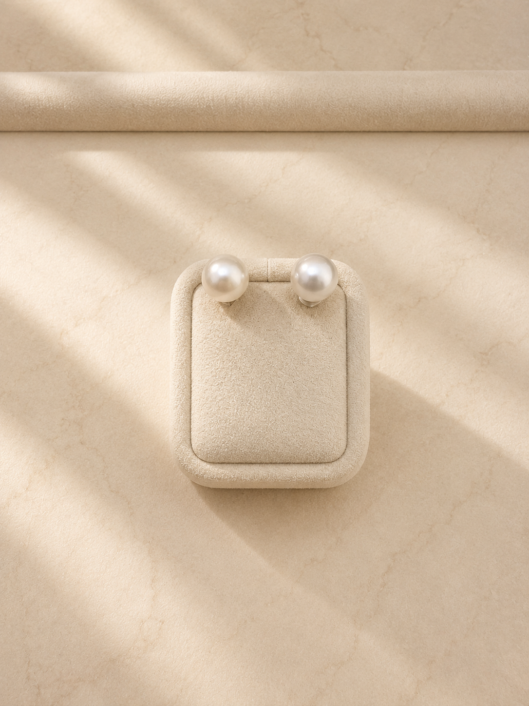 S925 pendientes estilo sencillo en plata, con 2 perlas blancas de agua dulce de 9.1 mm incrustadas