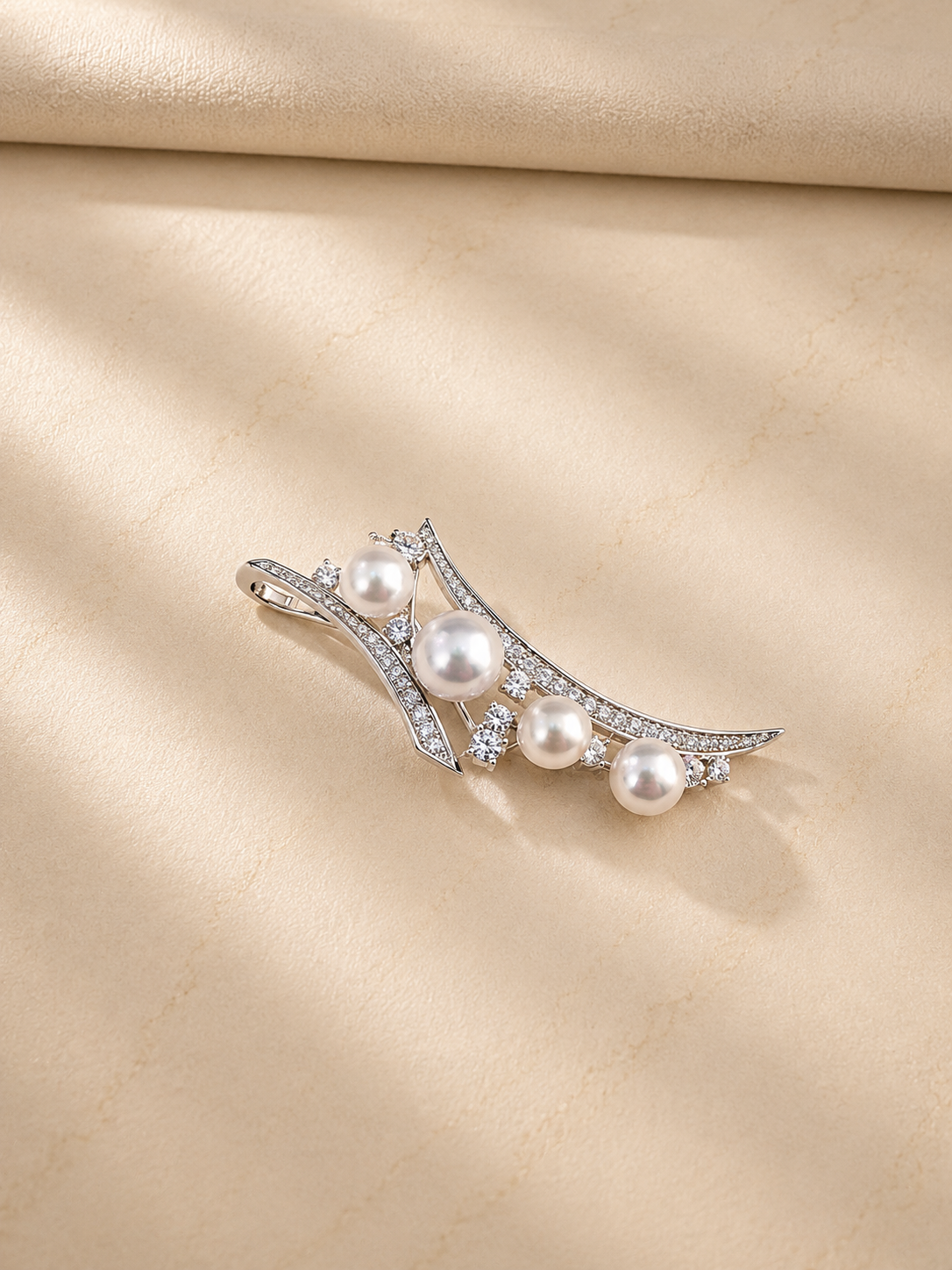 S925 broche convertible en plata, con 4 perlas blancas de agua dulce de 8.5 mm incrustadas