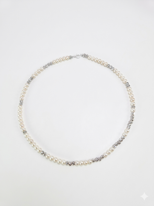 S925 collar tejido a mano en plata, con 53 perlas blancas de agua dulce de 4.5 mm y cuentas brillantes