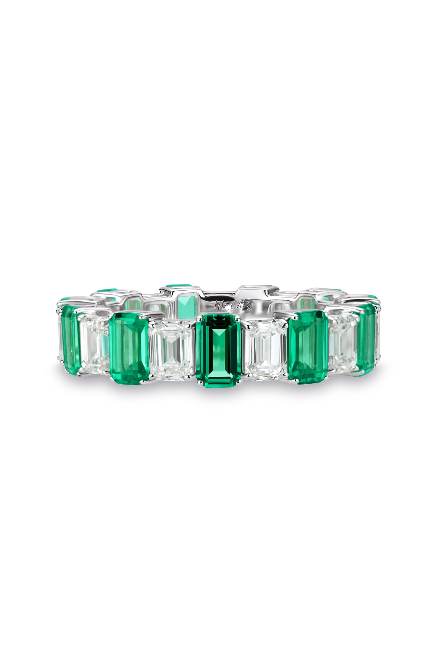 9K anillo color oro blanco, con 11 esmeraldas y 11 diamantes cultivados