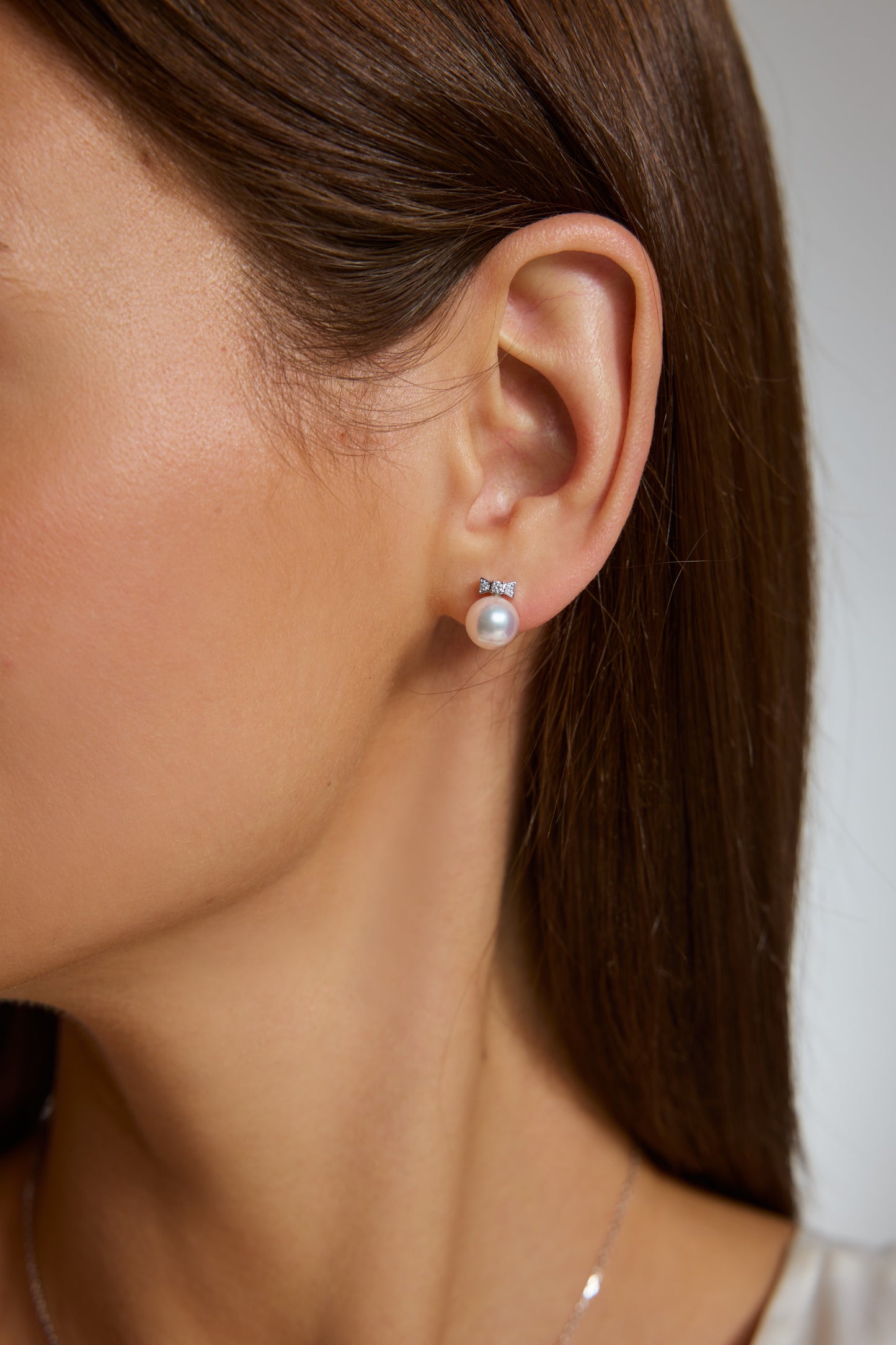 9K pendientes de oro blanco, con 2 perlas Akoya de 3,8 mm y 6 brillantes diamantes