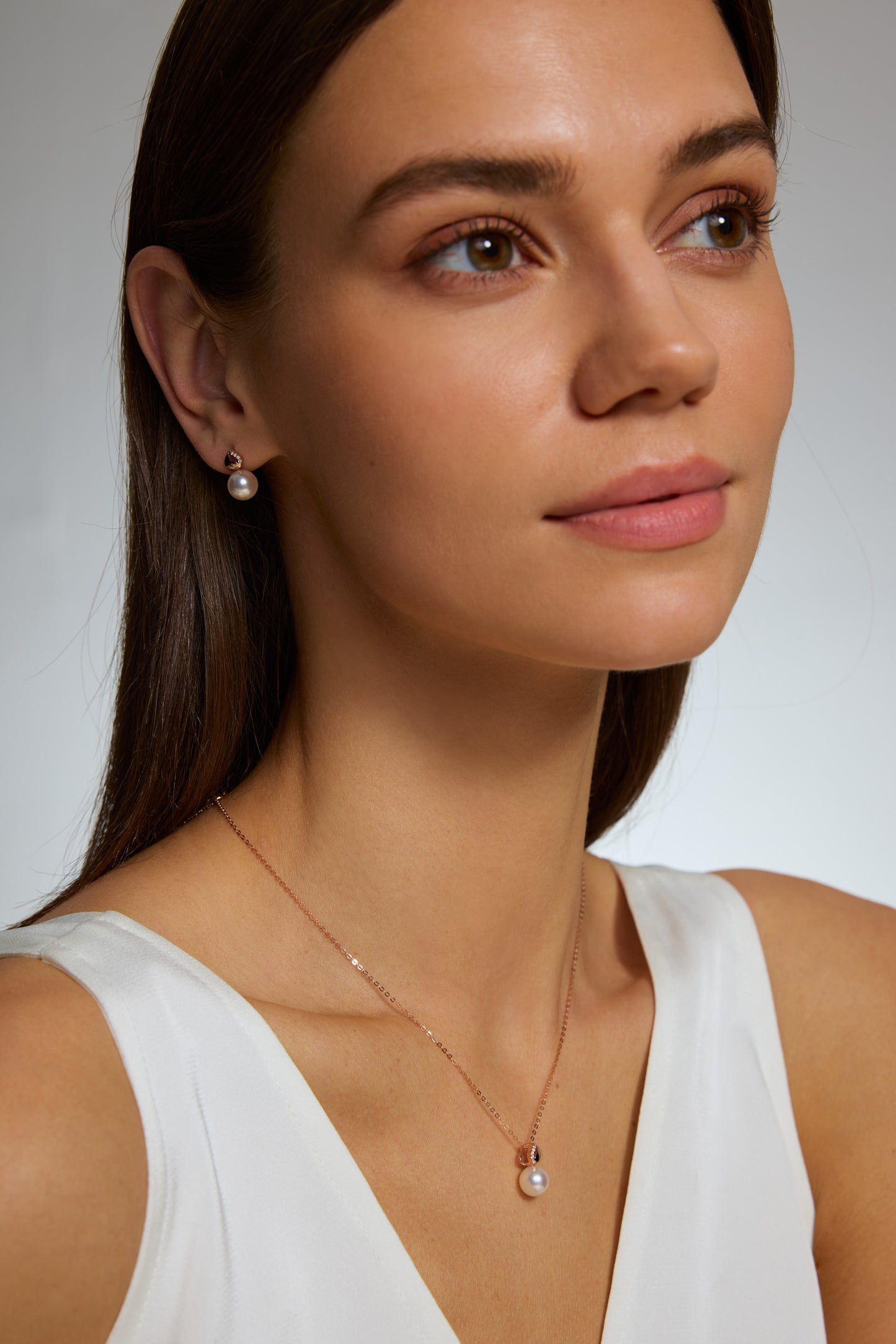 9K pendientes de oro blanco, con 2 perlas Akoya de 7,4 mm y 8 brillantes diamantes