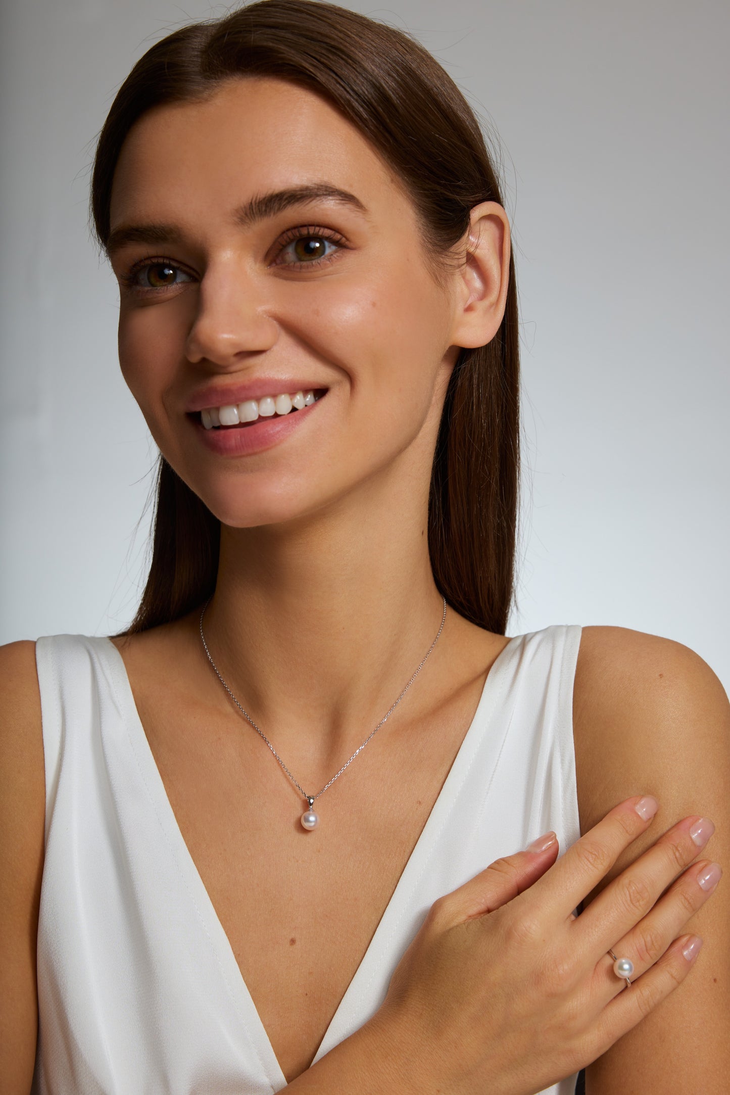 9K colgante de oro blanco, con perla Akoya de 4 mm