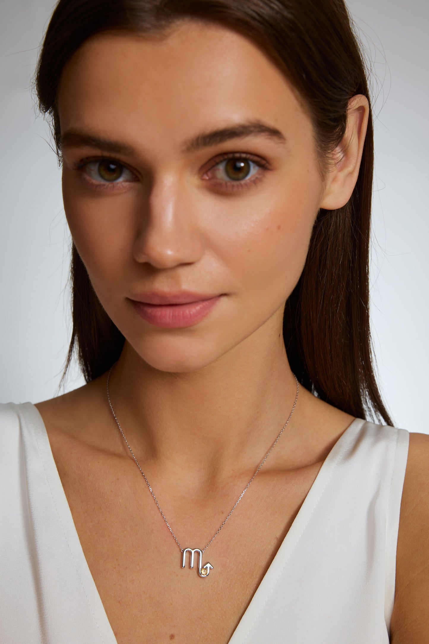9K collar de constelación color oro blanco, con 1 citrino incrustado