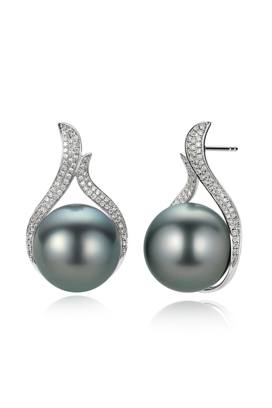 9K pendientes de oro blanco, con 2 perlas de Tahití de 8,2 mm y 92 brillantes diamantes