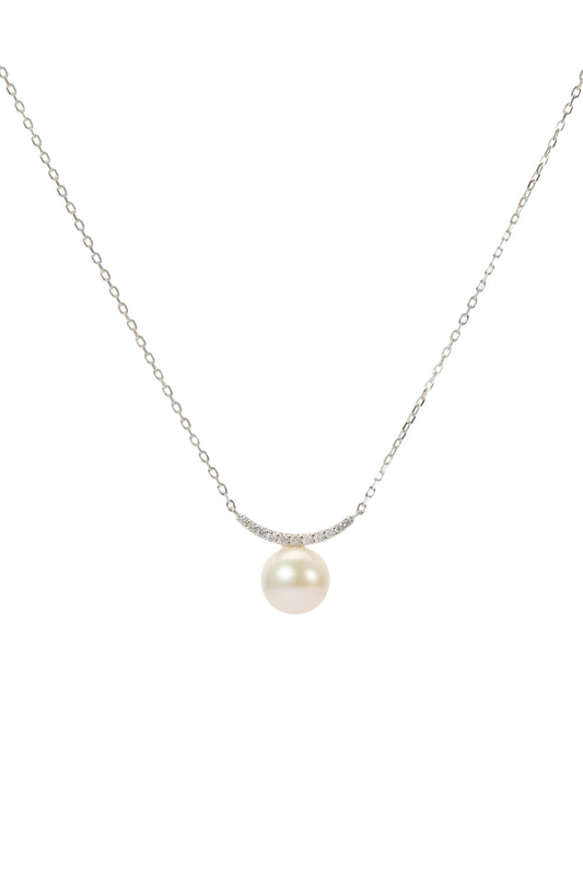 S925 collar estilo media luna en plata, con perla blanca de agua dulce de 9 mm incrustada