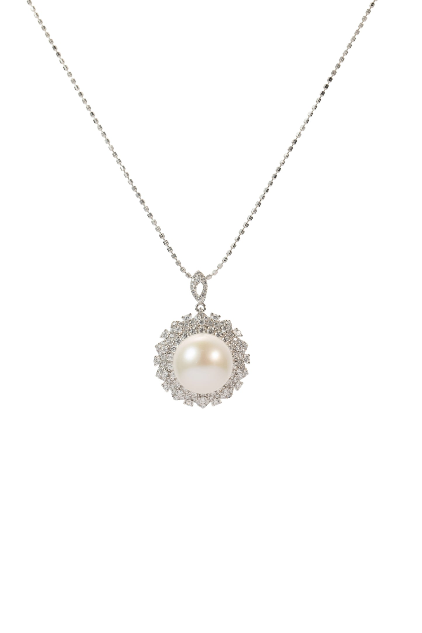 S925 colgante de círculo con circonitas en plata, con perla blanca de agua dulce de 11 mm incrustada