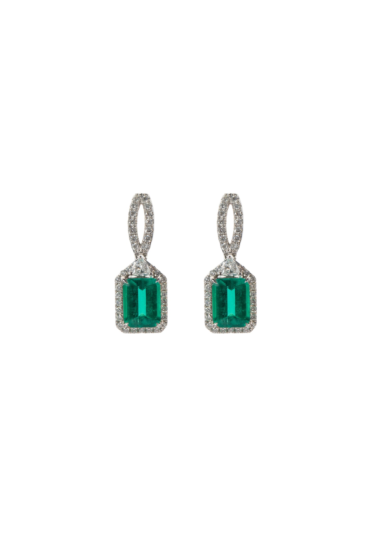 9K conjunto pendientes color oro blanco, con 3 esmeralda cultivada incrustada